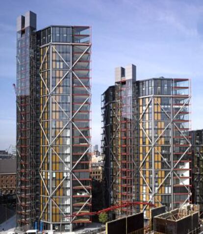 <strong>Porno arquitectónico</strong>. Los vecinos de los caros, más que lujosos, apartamentos londinenses Neo Bankside [2], de Richard Rogers, pensaron que su baño era privado y hoy son parte del entretenimiento de la vecina Tate Modern |