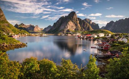 Vista de la ciudada de Reine, en las islas Lofoten.