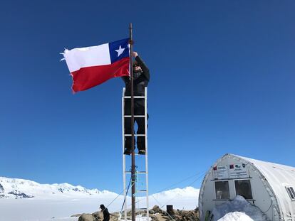 Eduardo García Soto, en el Parque Nacional Bernardo O'Higgins, en la Patagonia chilena.