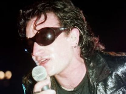 Bono, cantante de U2, en el Palau Sant Jordi en 1992.