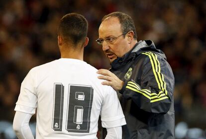 Benitez habla con Lucas Vazquez 