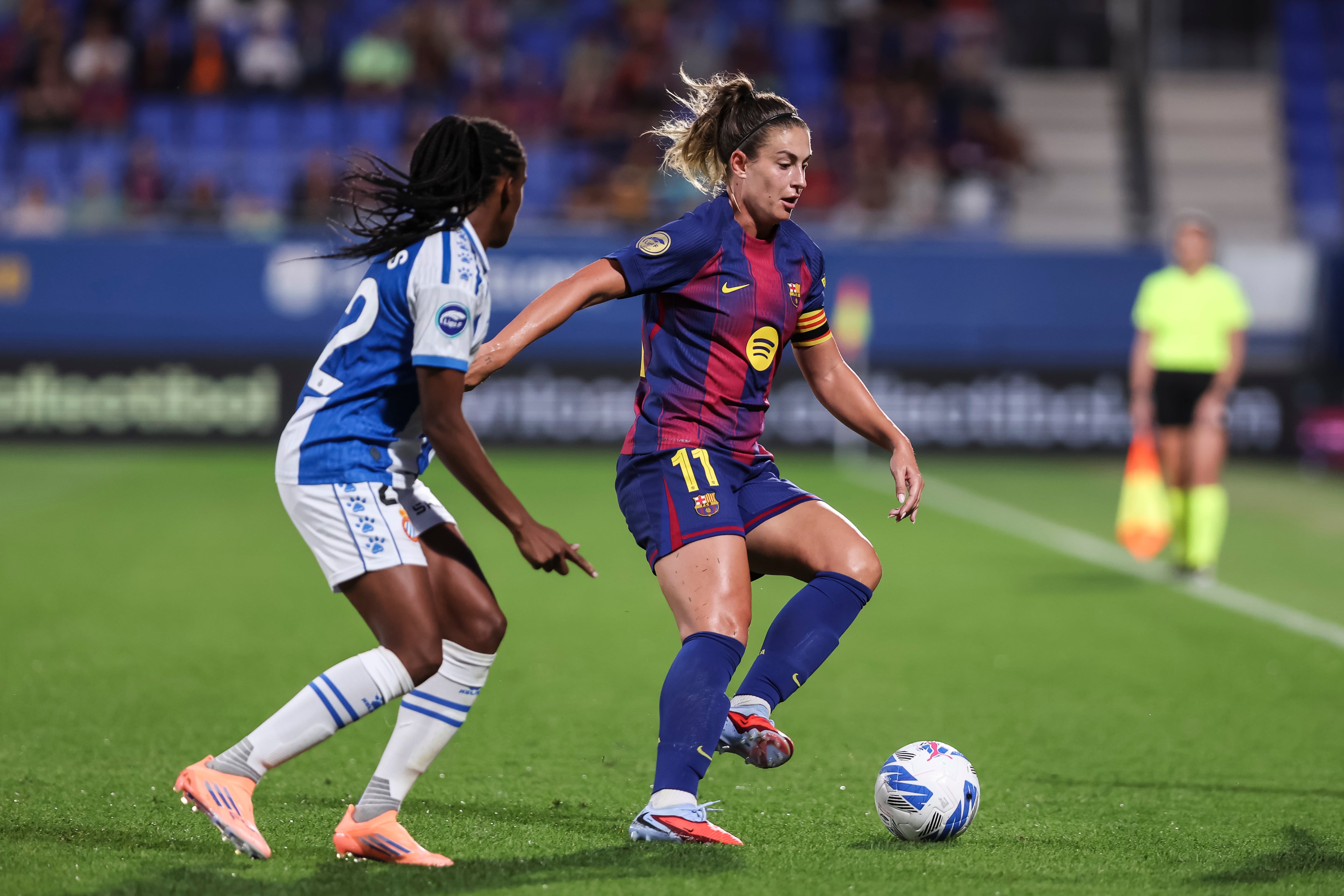 Barcelona Femenino Vence Cómodamente al Espanyol y Consolida Liderato en Liga F