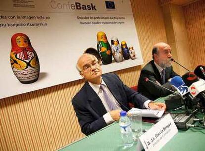 José Luis Bengoa y José Guillermo Zubia, ayer, en la sede de Confebask.