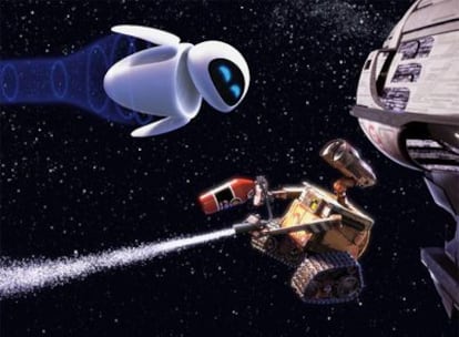 Un fotograma de <i>Wall·E,</i> en el que se ve al robot y a su amada Eva.