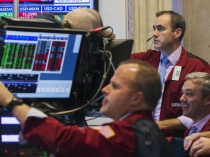 Operadores en la Bolsa de Nueva York.