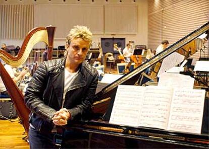 El compositor Nacho Cano, durante una pausa del ensayo de su obra musical en el teatro Real.