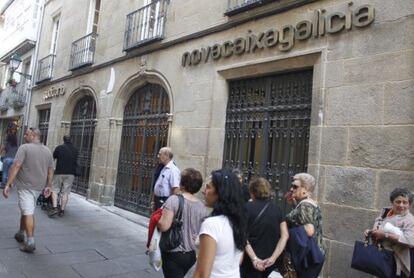 Edificio de la obra social de Novacaixagalicia en el Preguntoiro, en Santiago