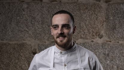 El cocinero Xosé Magalhaes, copropietario del restaurante Ceibe, en Ourense. Imagen proporcionada por el establecimiento.