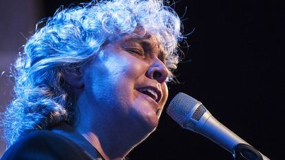 Mayte Mart&iacute;n cantando en el festival de Jerez.