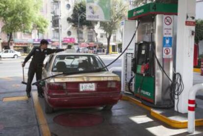 Una gasolinera en la Ciudad de M&eacute;xico.