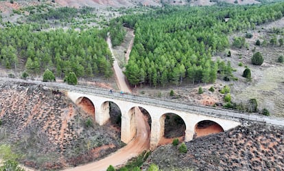 Viaducto a la salida de Teruel, en la segunda etapa de la Vía Verde. 