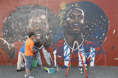 Mural con la imagen emborronada de Nico Williams en Barakaldo
