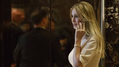 Ivanka Trump, con el brazalete de su marca.