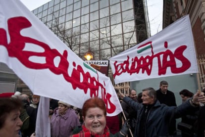 Manifestación contra el cierre de la emisora Klubrádio, en diciembre en Budapest.
