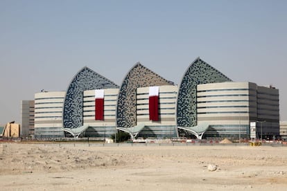 Hospital de Sidra durante su construcción en diciembre de 2013.