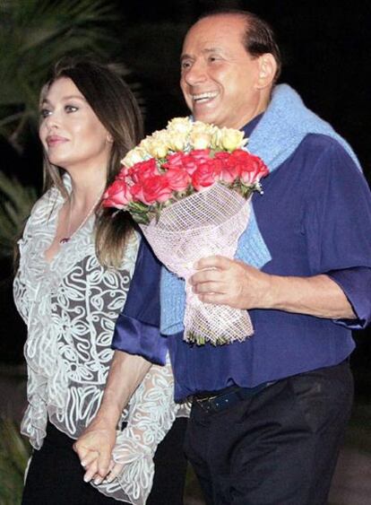 Silvio Berlusconi y su esposa, Veronica Lario, durante un viaje a Rusia en 2005.