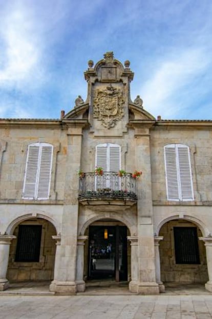 Fachada del pazo de Mugartegui, sede del Consejo Regulador de la Denominación de Origen Rías Baixas.