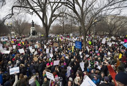 Manifestación contra la decisión del presidente Trump en Washington.