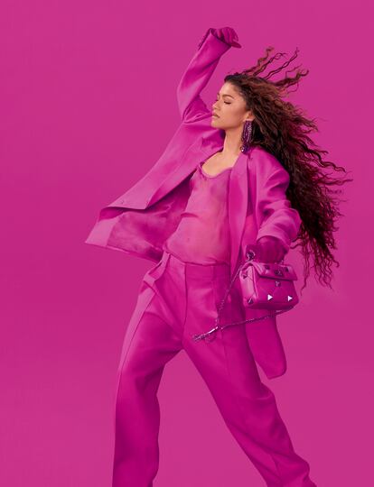 Zendaya es musa de Louis Vuitton, Lancôme, Bulgari y de la colección otoño-invierno 2022/2023 de Valentino Pink PP.