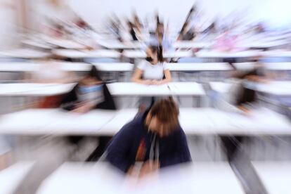 Aulario Campus Esgueva en Valladolid este miércoles durante la primera jornada de las pruebas de Evaluación del Bachillerato para el Acceso a la Universidad (EBAU) en Castilla y León. La comunidad autónoma celebra del 9 al 11 de junio los exámenes de la EBAU (antigua Selectividad), que deberán afrontar los 11.266 estudiantes inscritos, 502 menos que el año pasado, en las nueve capitales y en otros nueve municipios.