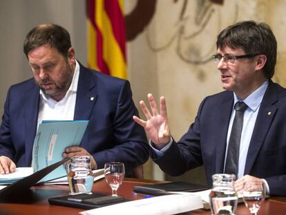 El president Carles Puigdemont, amb el vicepresident Oriol Junqueras.