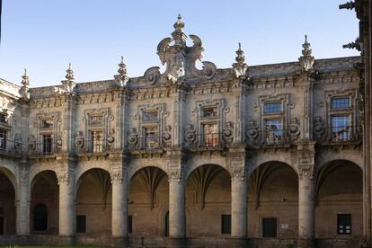 Claustro del monasterio San Salvador de Celanova, en Ourense.