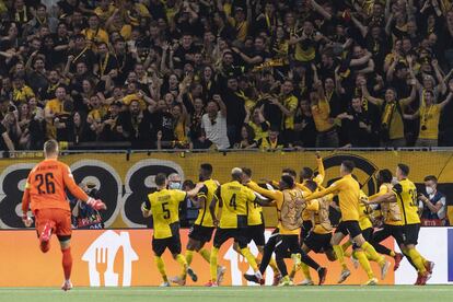 Los jugadores del Young Boys celebran su triunfo ante el Manchester United