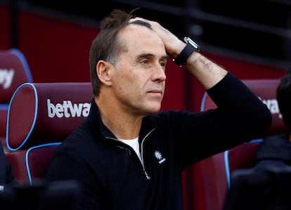 Julen Lopetegui en el banquillo del London Stadium, durante un partido contra el Ipswich Town, el 5 de octubre.