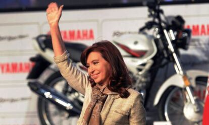 La presidenta argentina, Cristina Fern&aacute;ndez de Kirchner, durante la inauguraci&oacute;n de una f&aacute;brica de motocicletas en Buenos Aires, el mi&eacute;rcoles 23 de julio.
 