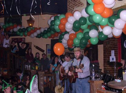 Actuación de The Colonials en el pub madrileño Irish Rover el día de San Patricio