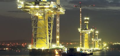 Aspecto de las obras del puente Forth Crossing de Edimburgo