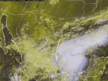 El ciclón llegará la noche del viernes en la costas de del Estado de Veracruz y avanza con vientos máximos sostenidos de 165 kilómetros por hora