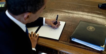 Barack Obama despacha em seu gabinete