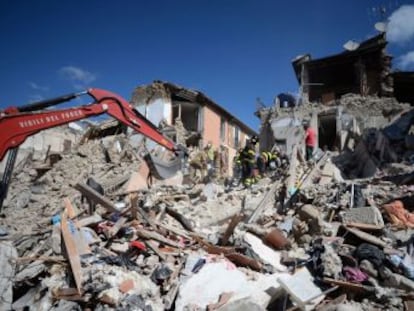 Terremoto que deixou rastro de destruição e mortes atinge uma das áreas de maior risco sísmico da Itália
