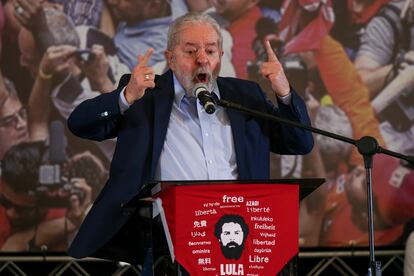 Lula discursa em São Bernardo do Campo nesta quarta-feira, dois dias após o ministro do STF Edson Fachin anular condenações que o levaram à prisão.