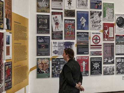 La exposici&oacute;n en el cuarto piso del Museo Etnol&oacute;gico muestra carteler&iacute;a sobre las protestas urbanas de Barcelona.