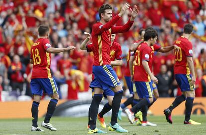 Gerard Piqué celebra el gol que le da la victoria frente a la República Checa.
