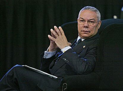 El secretario de Estado de EE UU, Colin Powell, durante la II Cumbre de la Tierra en Johanesburgo.