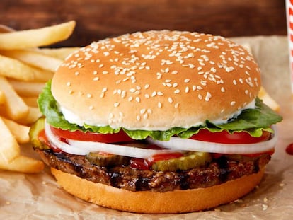 Foto de la nueva 'rebel whopper', estrenada este martes en los restaurantes españoles de Burger King.