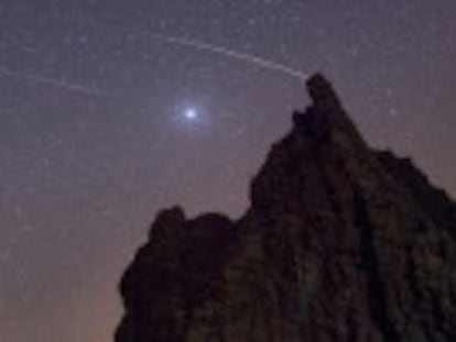 Hasta el siglo XIX, muy pocos científicos se planteaban que las lluvias de estrellas pudieran tener un origen extraterrestre, por encima de las capas más bajas de la atmósfera