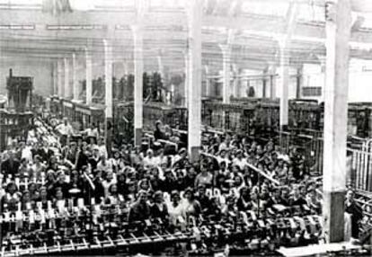 Trabajadoras de la fábrica Benet Campabadal, en Sants-Montjuïc, a principios del siglo XX.