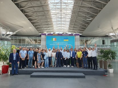 Imagen tomada este jueves en el aeropuerto internacional de Boryspil para sellar el acuerdo entre la aerolínea y las autoridades ucranianas.