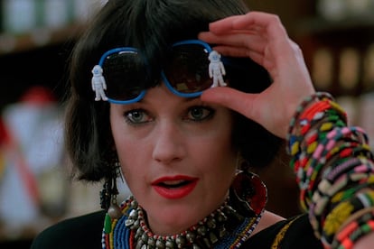 La actriz Melanie Griffith en Something Wild (Algo salvaje) en la que apareció con estas pintas y en la que secuestró a un yuppie para pasar un buen fin de semana.