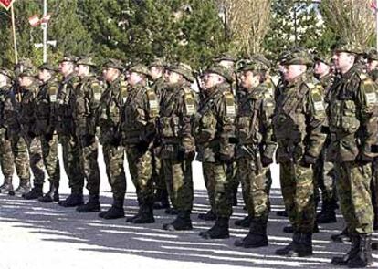 Acto de despedida de las fuerzas del Regimiento de Ingenieros número 1, en Burgos, antes de viajar a Afganistán el pasado mes de enero.