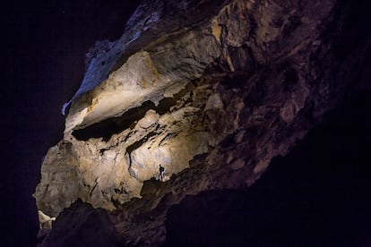 Cueva Vallina-Nospotrenta (Cantabria). 