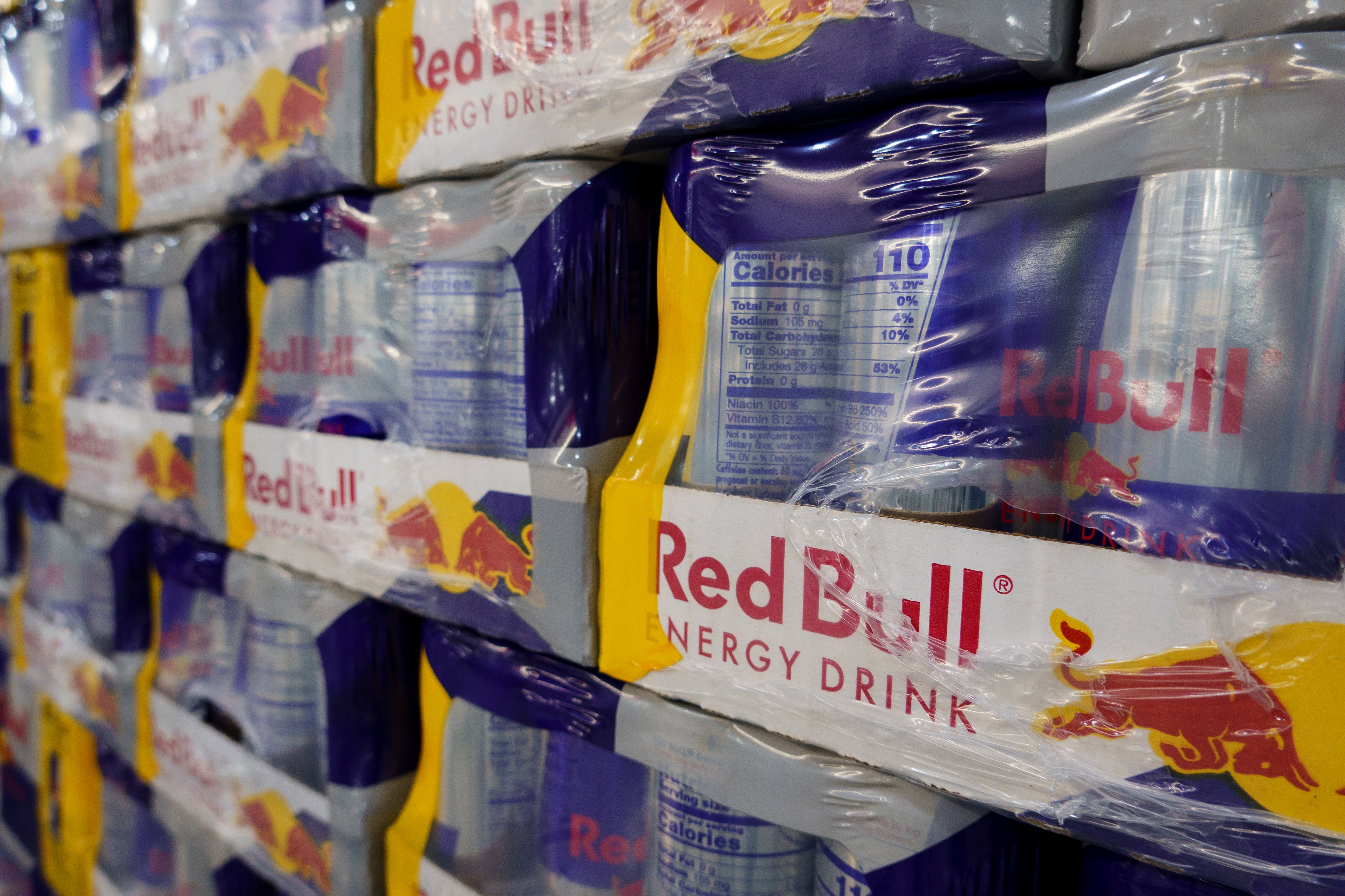 Red Bull recupera sus alas con récord de ventas en España y ganancia de cuota sobre Monster