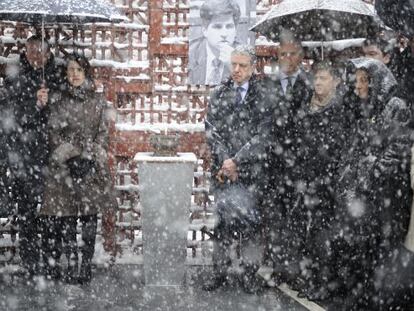 El lehendakari y los parlamentarios en el homenaje a Gregorio Ordóñez