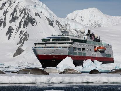Antarctic Polar Circle Quest 4 - 16 February, 2009