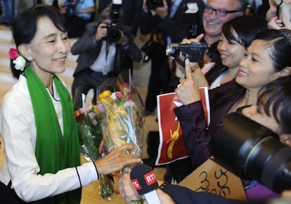 Suu Kyi, a su llegada a la sede de la OIT, en Ginebra, este jueves.