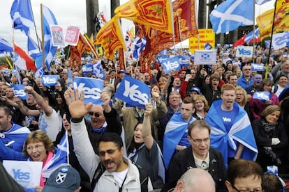 Manifestantes en favor de la independencia de Escocia, el pasado septiembre en Edimburgo.  